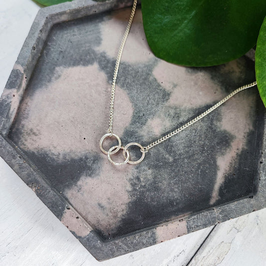 Interlocking Hoop Necklace