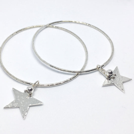Solid Hammered Star and Bead Bangle